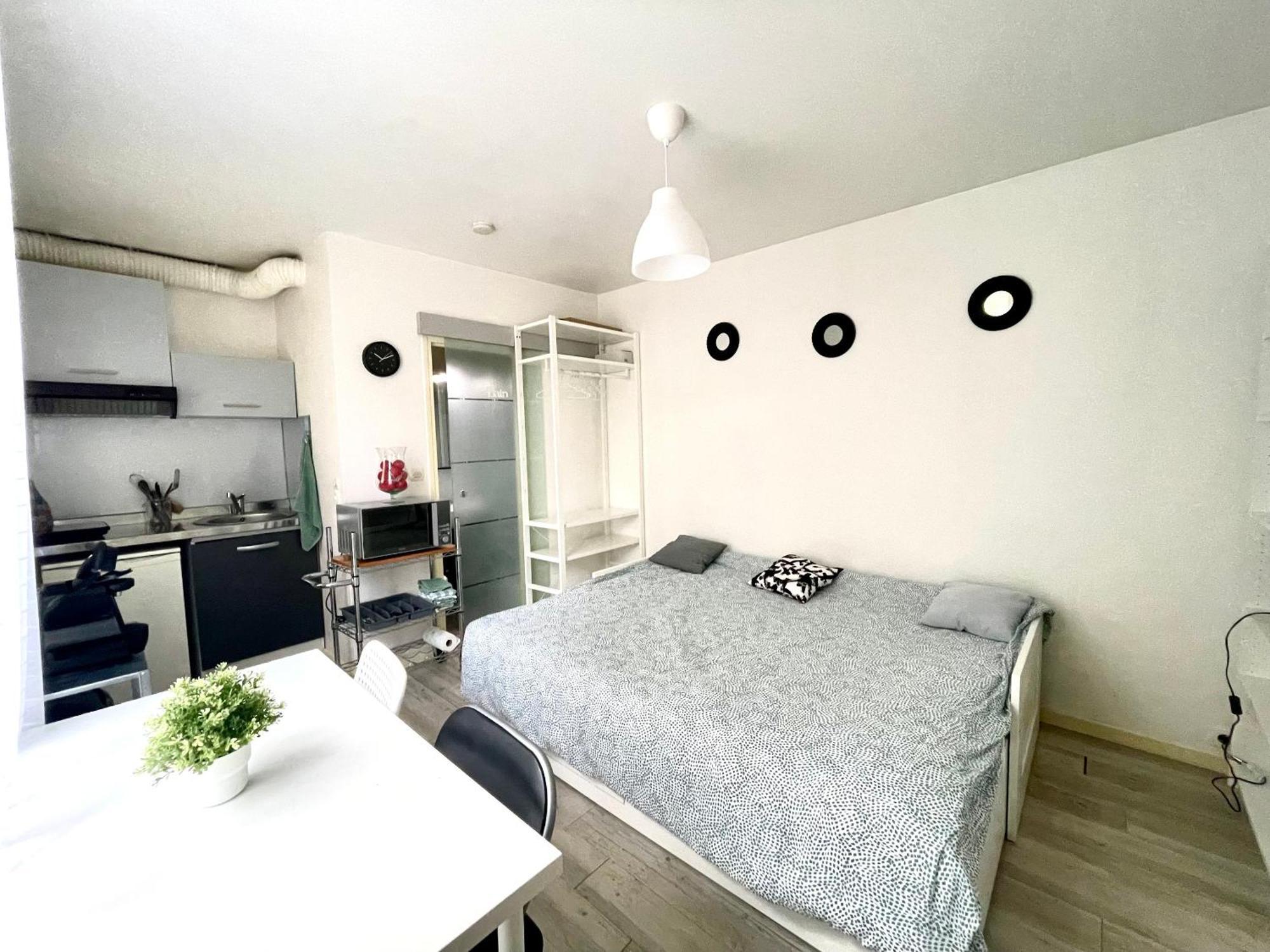 Studio Moderne Le Perreux Sur Marne 17M² Exteriör bild